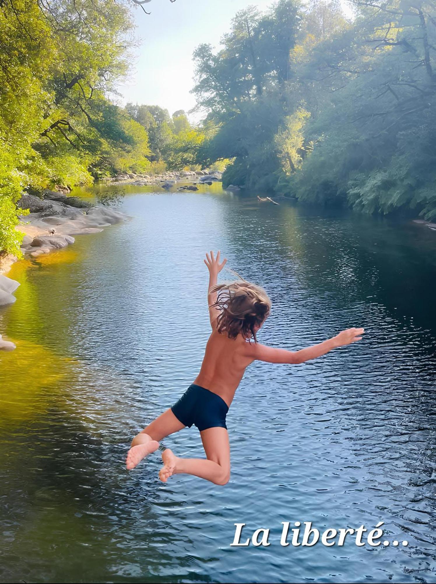 Villa Les Pieds Dans L'Eau Le Pont du Travo Luaran gambar